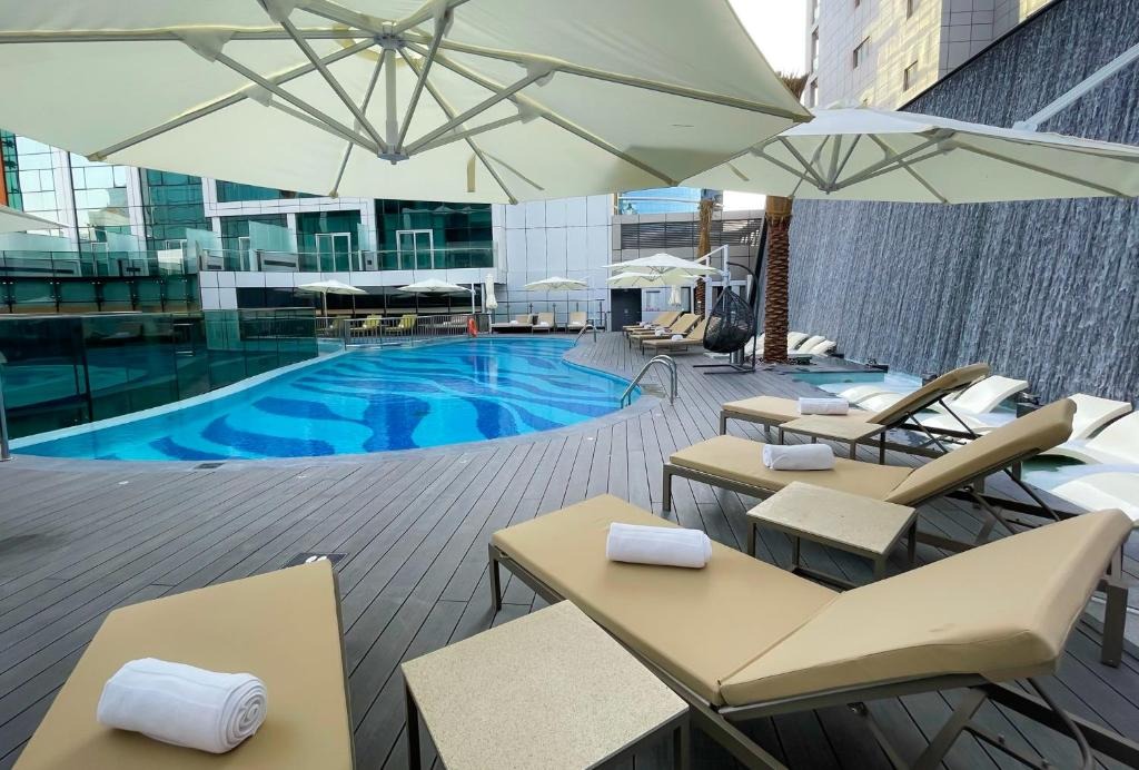 Al  Khoory Sky Garden Hotel image 19